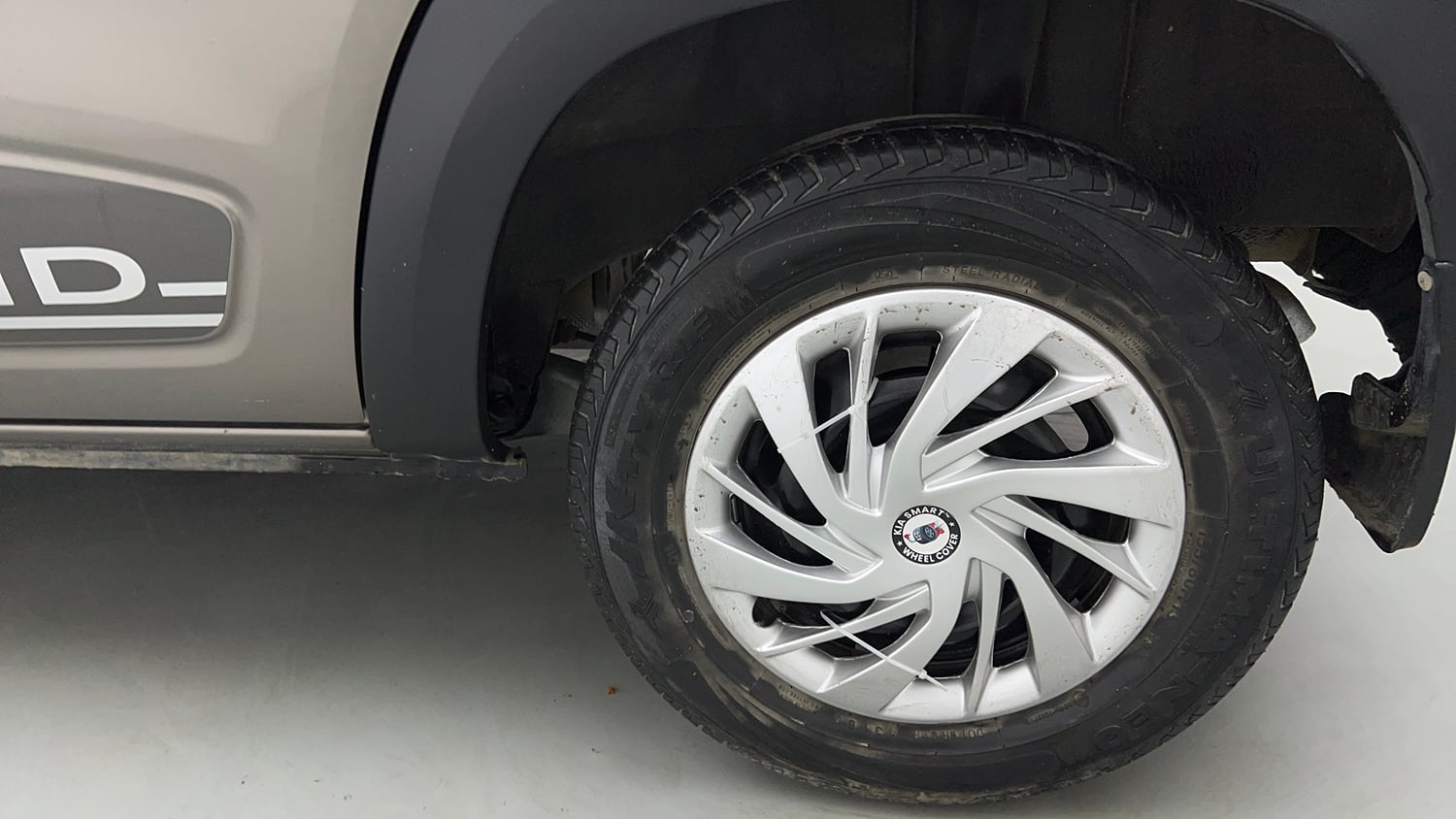 Used 2019 Renault Kwid 1.0 RXT AMT Opt Petrol Automatic tyres LEFT REAR TYRE RIM VIEW