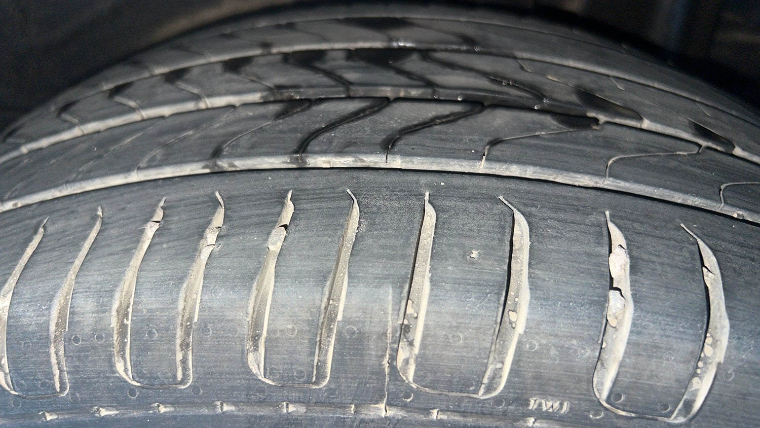 Used 2021 Kia Sonet GTX Plus 1.5 Diesel Manual tyres LEFT REAR TYRE TREAD VIEW