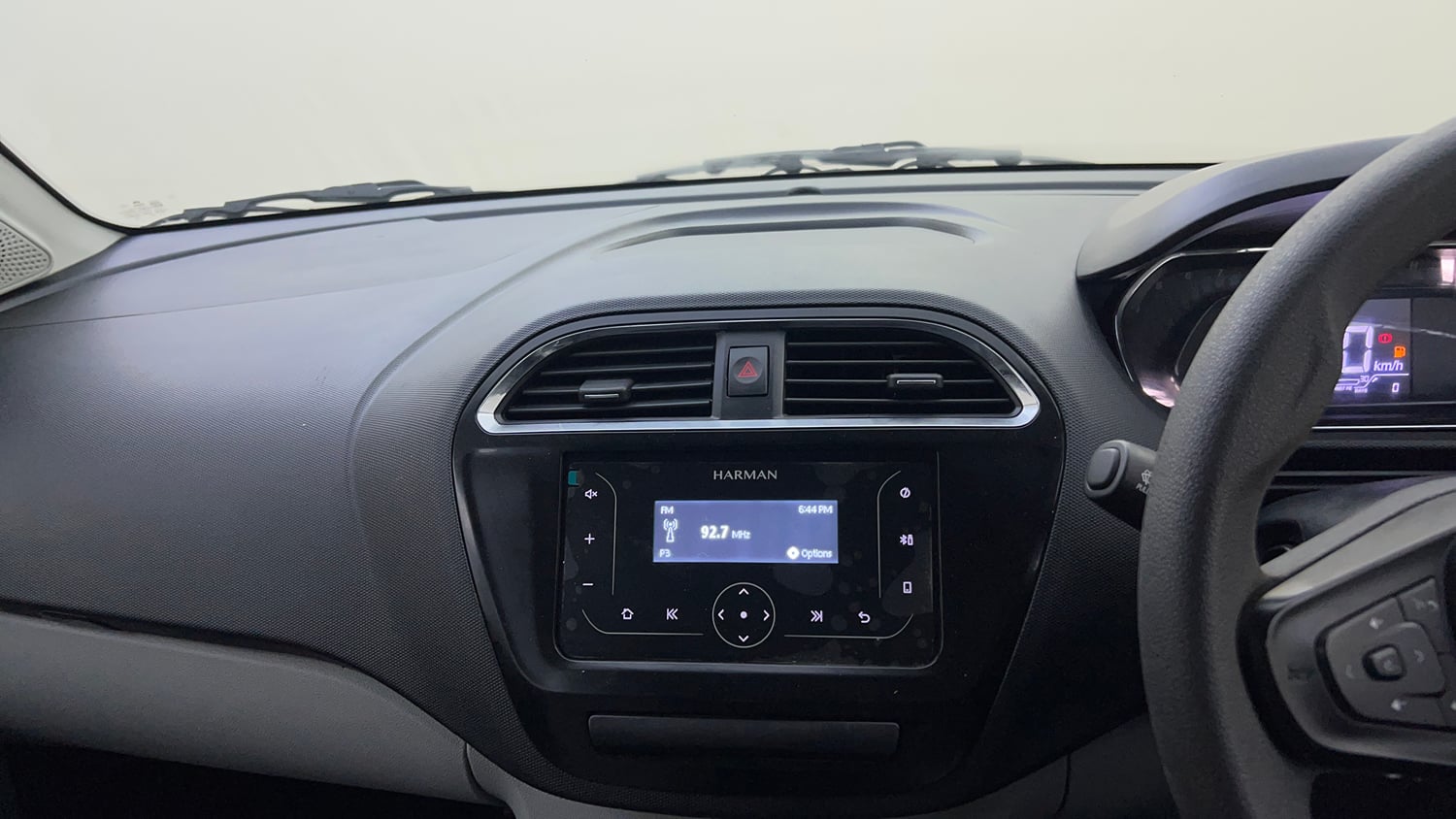 Used 2021 Tata Tiago XT Petrol Manual top_features Integrated (in-dash) music system