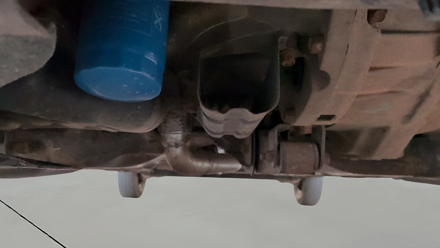 Used 2012 Hyundai i10 Sportz 1.2 Kappa2 Petrol Manual extra FRONT LEFT UNDERBODY VIEW