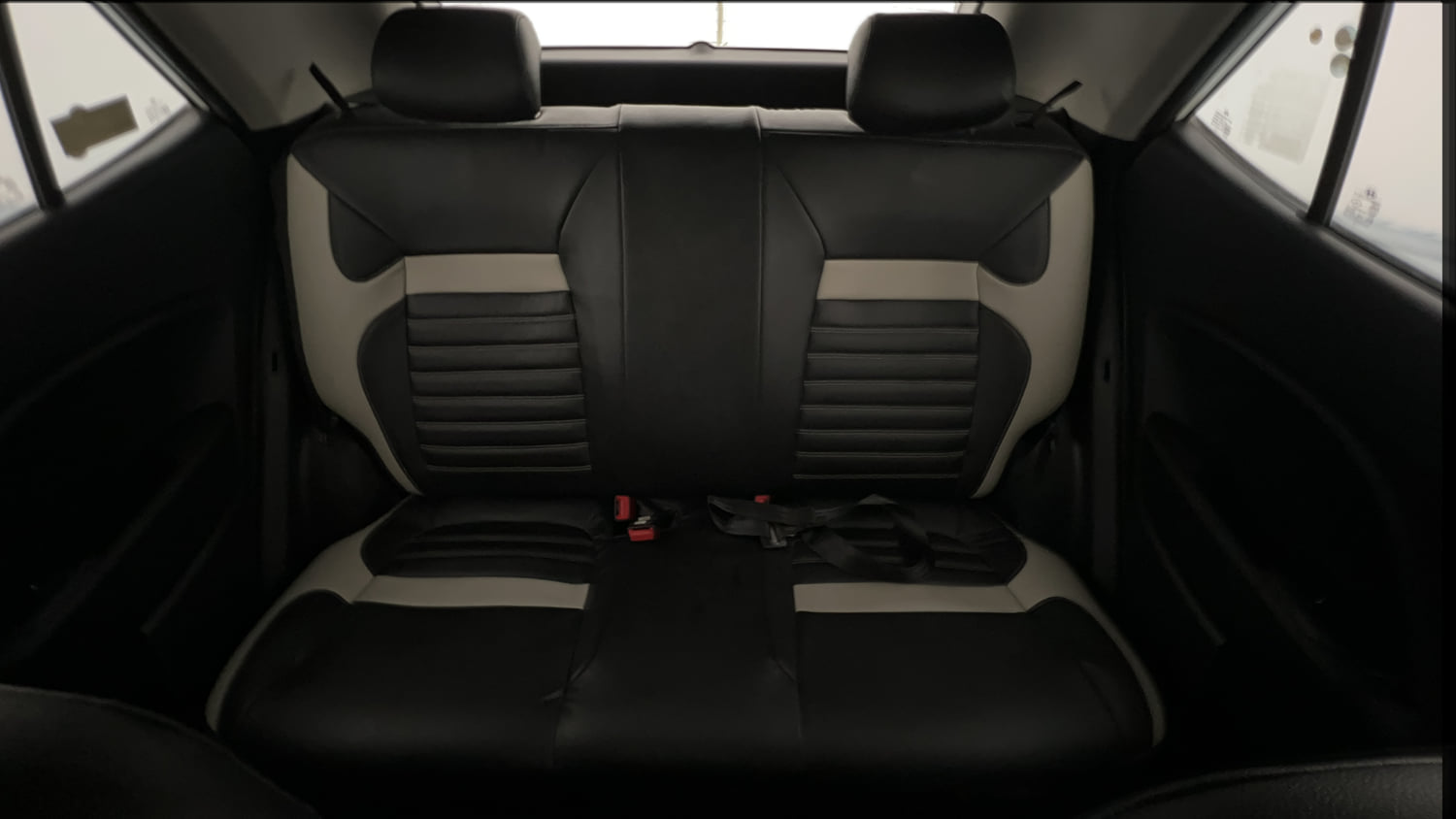 Used 2019 Hyundai Venue SX Plus 1.0 Turbo DCT Petrol Automatic interior REAR SEAT CONDITION VIEW