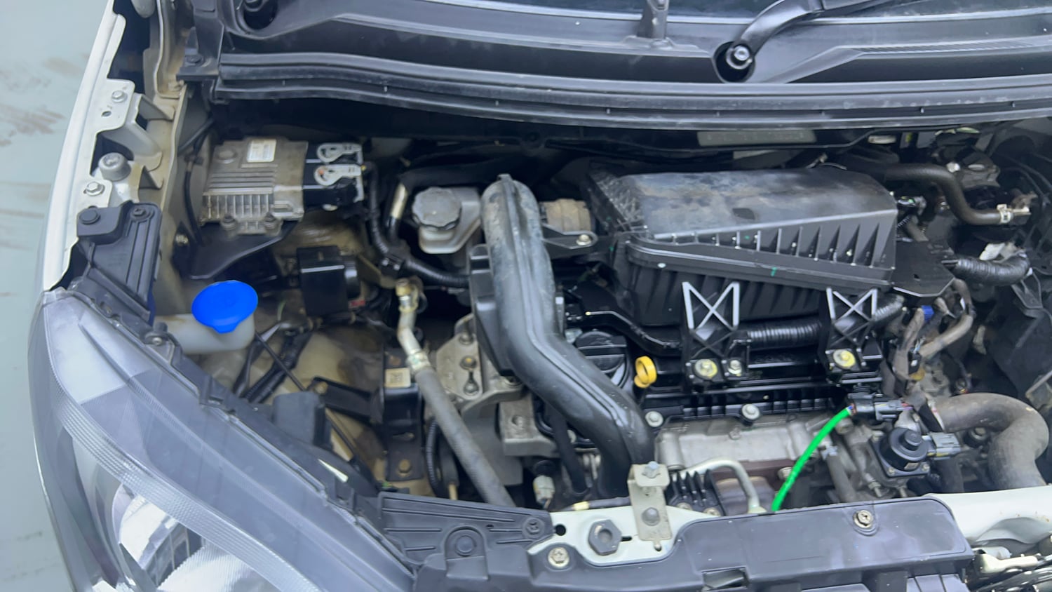 Used 2022 Maruti Suzuki Wagon R VXI 1.0 CNG Cng Manual engine ENGINE RIGHT SIDE VIEW
