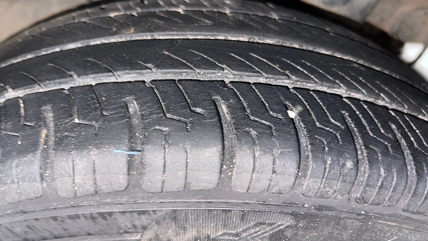 Used 2016 Hyundai Grand i10 Asta 1.2 Kappa VTVT (O) Petrol Manual tyres LEFT REAR TYRE TREAD VIEW