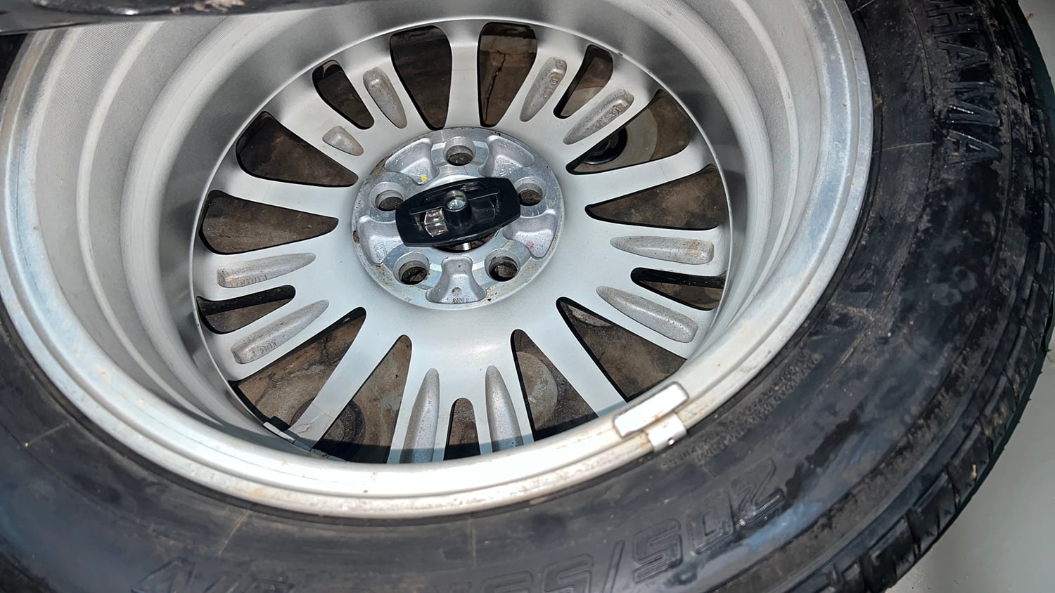Used 2016 Toyota Corolla Altis VL AT Petrol Petrol Automatic tyres SPARE TYRE VIEW