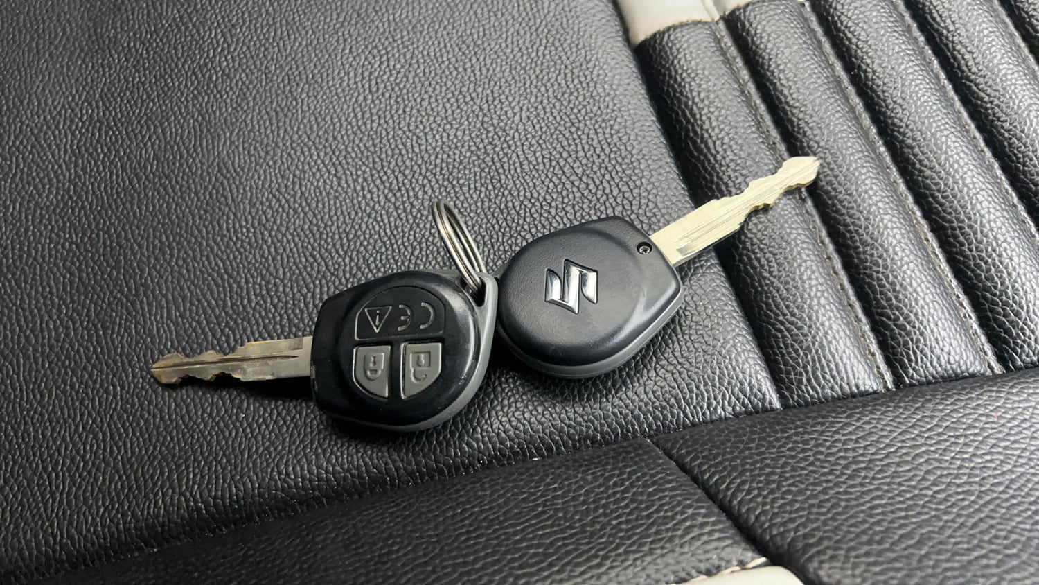 Used 2021 Maruti Suzuki Swift VXi Petrol Manual extra CAR KEY VIEW