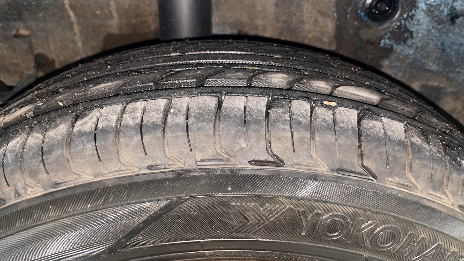 Used 2016 Maruti Suzuki Celerio VXi AMT Petrol Automatic tyres RIGHT REAR TYRE TREAD VIEW