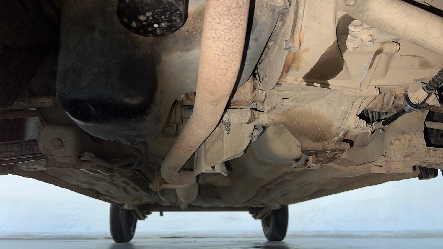 Used 2022 Maruti Suzuki Alto 800 LXi (O) Petrol Manual extra FRONT LEFT UNDERBODY VIEW