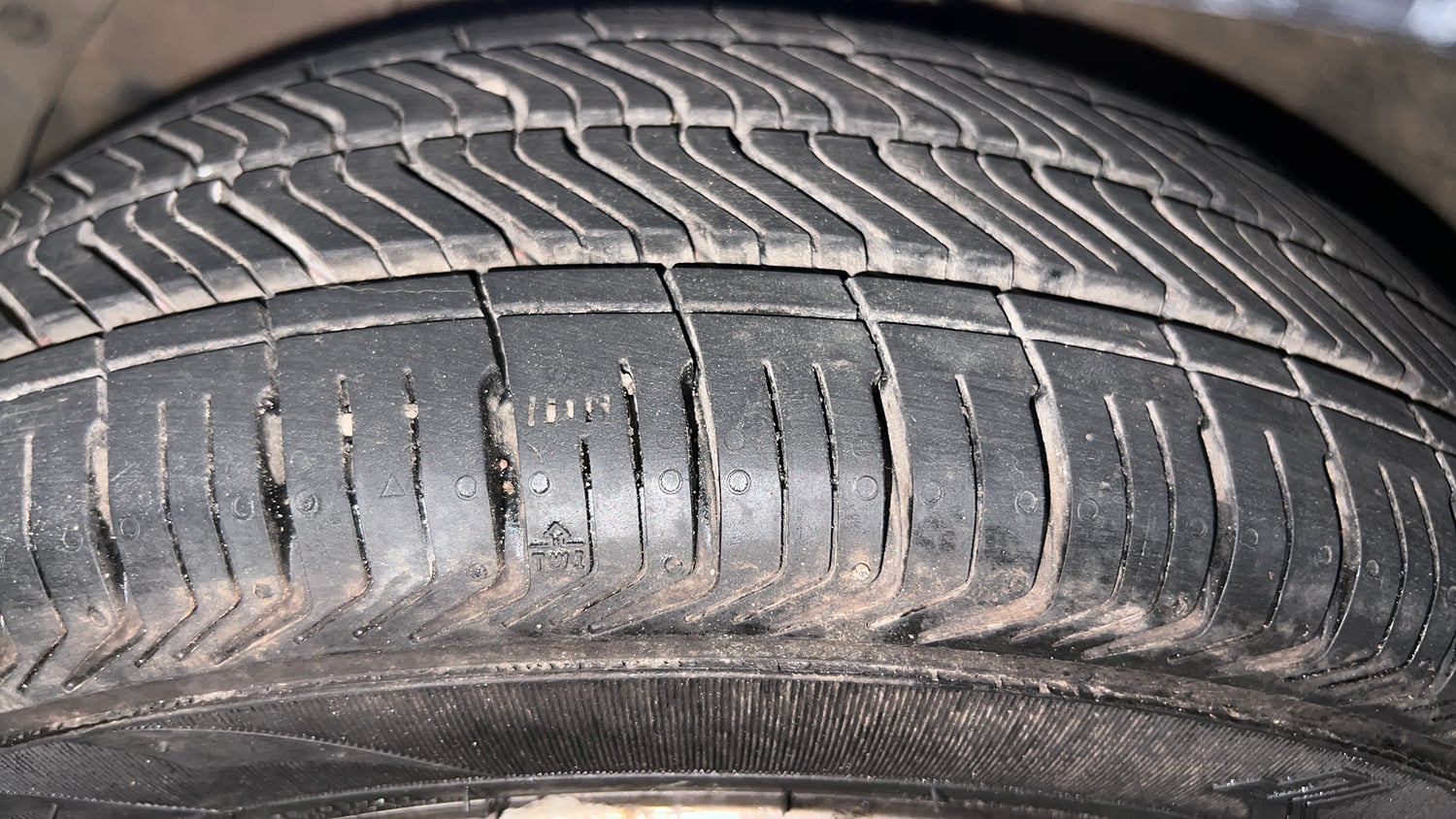Used 2016 Hyundai Grand i10 Asta 1.2 Kappa VTVT (O) Petrol Manual tyres LEFT FRONT TYRE TREAD VIEW
