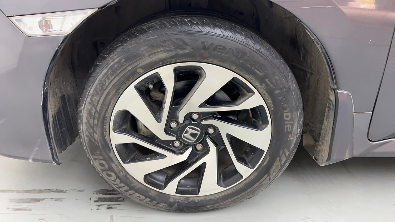 Used 2020 Honda Civic VX CVT Petrol Petrol Automatic tyres LEFT FRONT TYRE RIM VIEW
