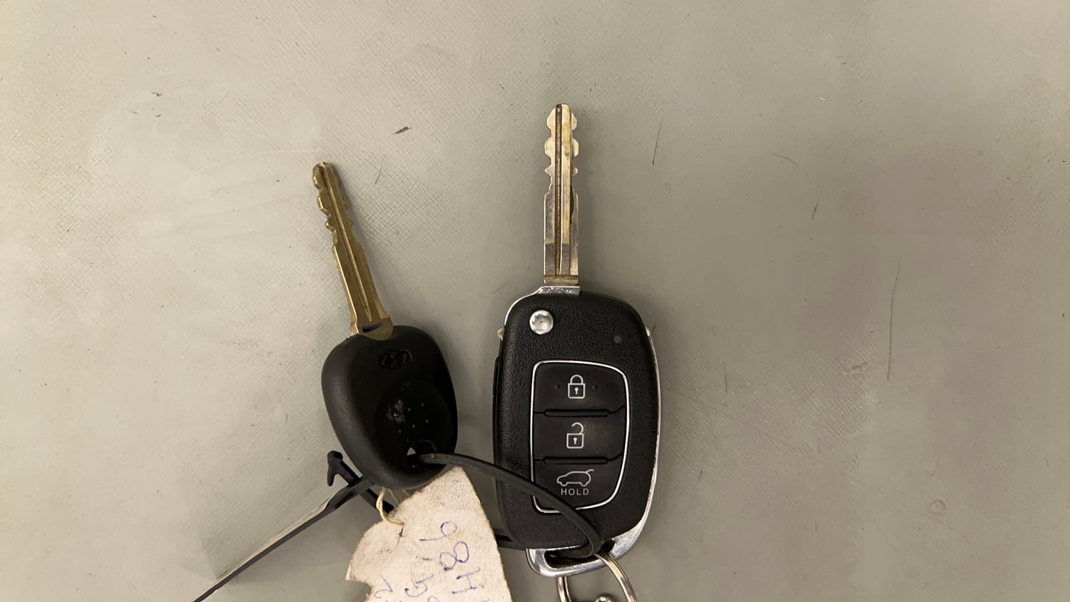 Used 2015 Hyundai Elite i20 Sportz 1.2 Petrol Manual extra CAR KEY VIEW