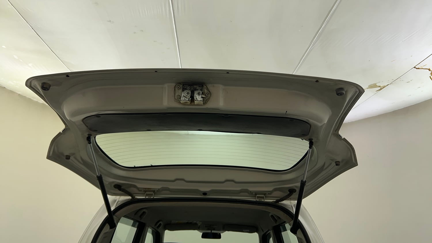 Used 2012 Maruti Suzuki Wagon R 1.0 VXI Petrol + CNG (Outside Fitted) Cng Manual interior DICKY DOOR OPEN VIEW