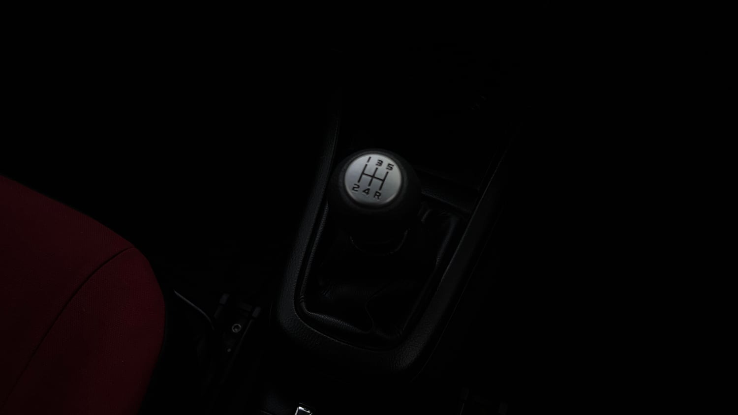 Used 2012 Maruti Suzuki Swift VXi Petrol Manual interior GEAR  KNOB VIEW
