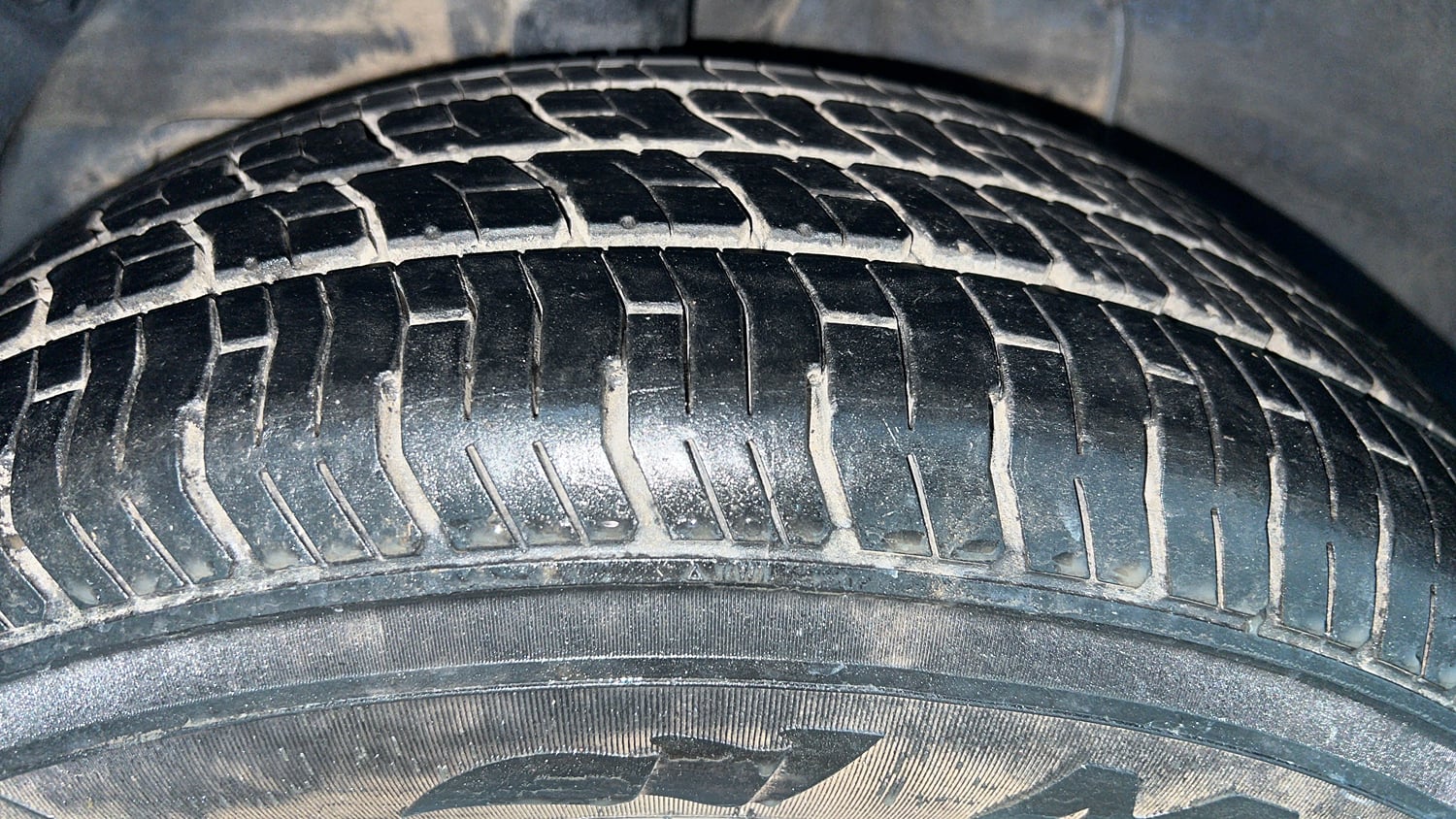 Used 2014 Hyundai Elite i20 Sportz 1.2 Petrol Manual tyres RIGHT REAR TYRE TREAD VIEW