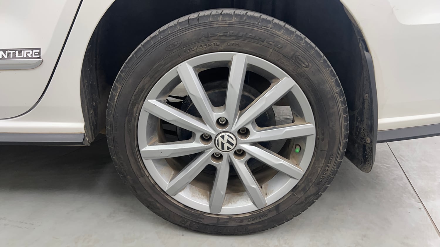 Used 2022 Volkswagen Vento Highline Plus 1.0L TSI Automatic Petrol Automatic tyres LEFT REAR TYRE RIM VIEW