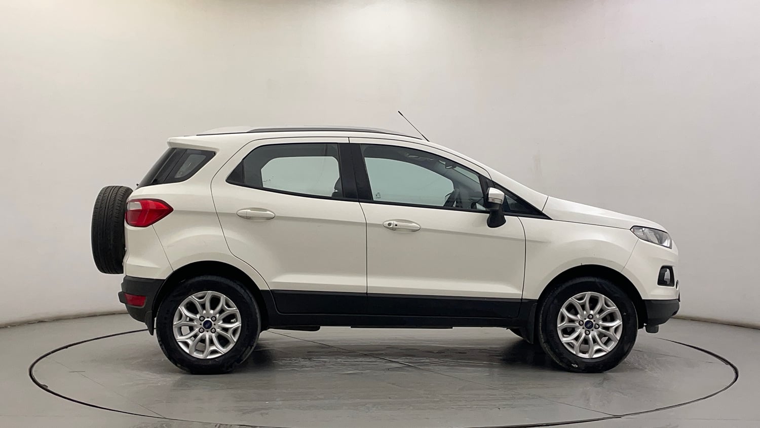Used 2017 Ford EcoSport Titanium 1.5L TDCi Diesel Manual exterior RIGHT SIDE VIEW