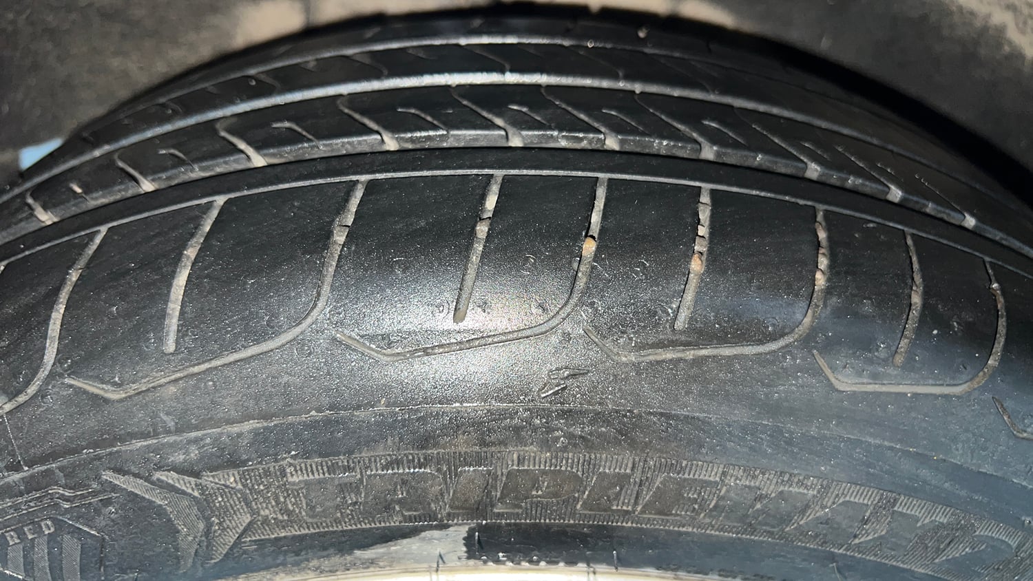 Used 2016 Maruti Suzuki Baleno Delta 1.2 AT Petrol Automatic tyres RIGHT REAR TYRE TREAD VIEW