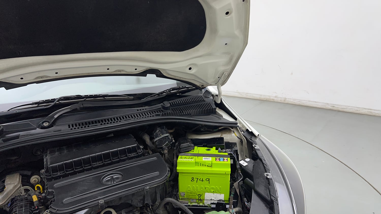 Used 2020 Tata Tiago XZA Petrol Automatic engine ENGINE LEFT SIDE HINGE & APRON VIEW