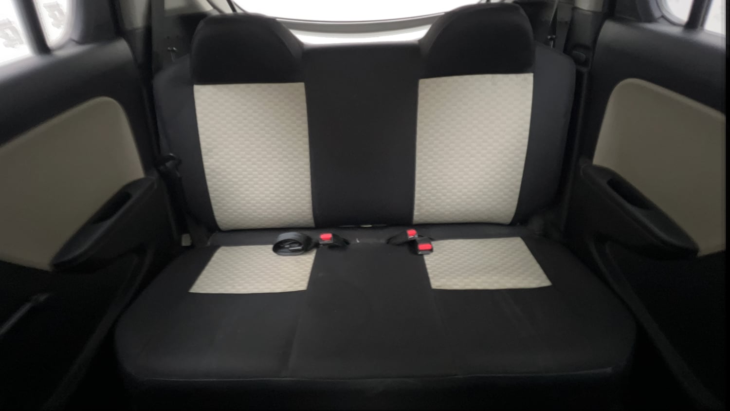 Used 2022 Maruti Suzuki Alto 800 LXi (O) Petrol Manual interior REAR SEAT CONDITION VIEW