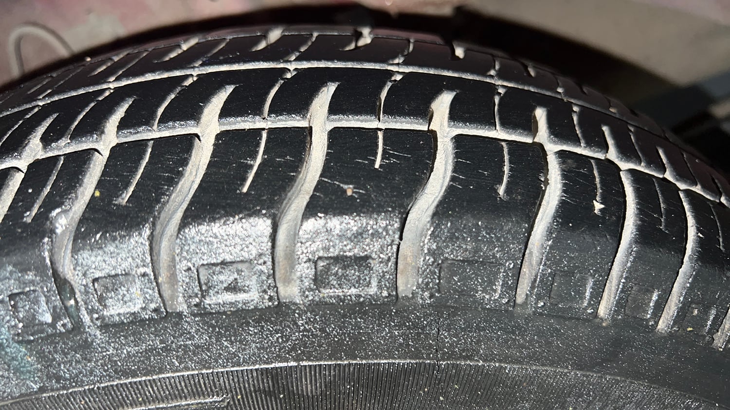 Used 2015 Hyundai Eon Era + Petrol Manual tyres RIGHT REAR TYRE TREAD VIEW
