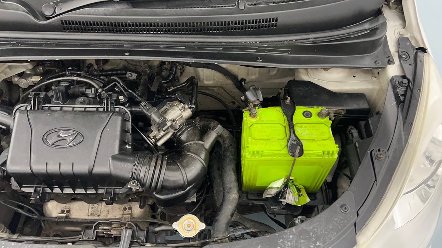 Used 2014 Hyundai i10 Sportz 1.1 iRDE2 Petrol Manual engine ENGINE LEFT SIDE VIEW