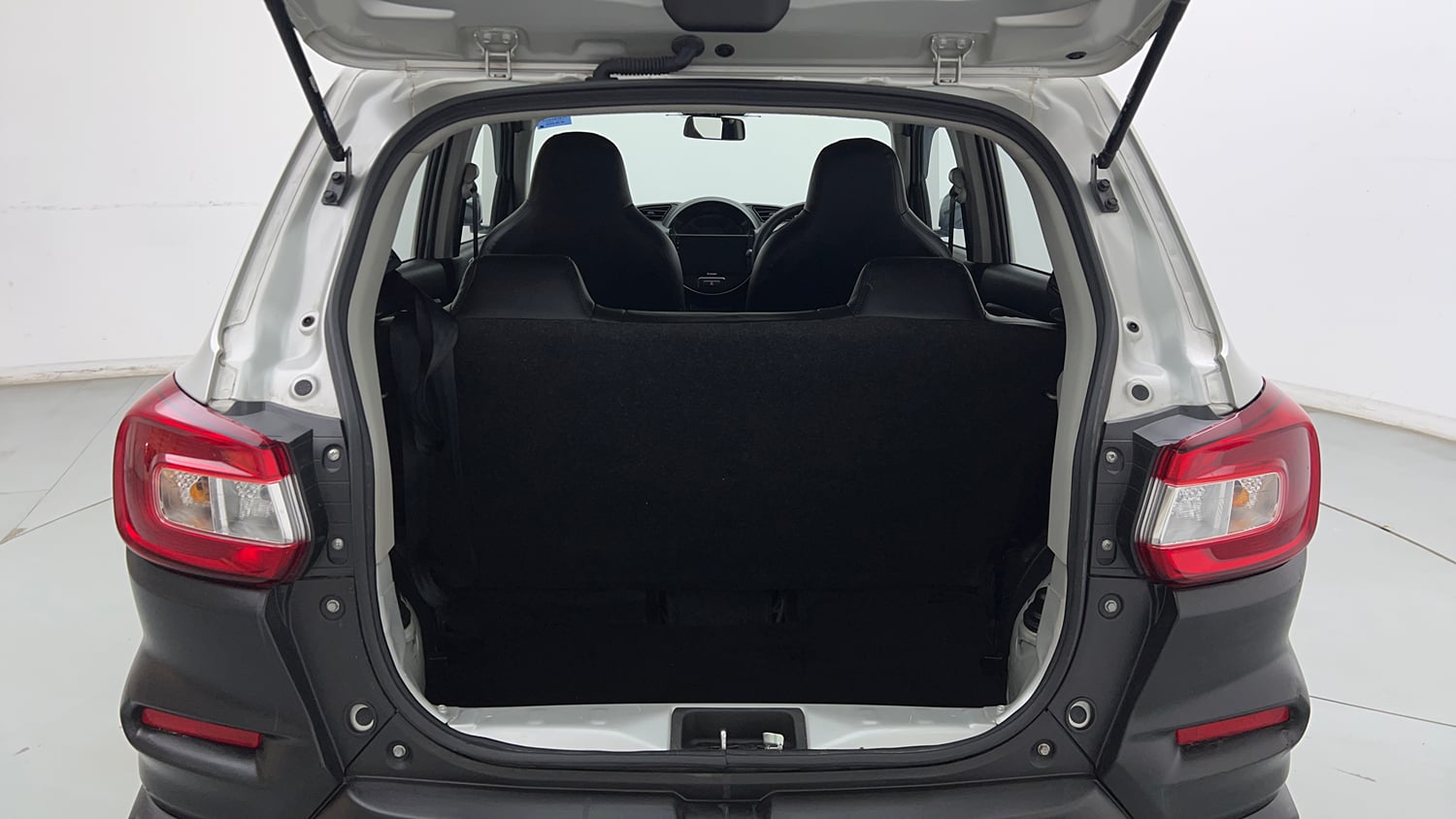 Used 2025 Maruti Suzuki S-Presso Lxi (O) Petrol Manual interior DICKY INSIDE VIEW