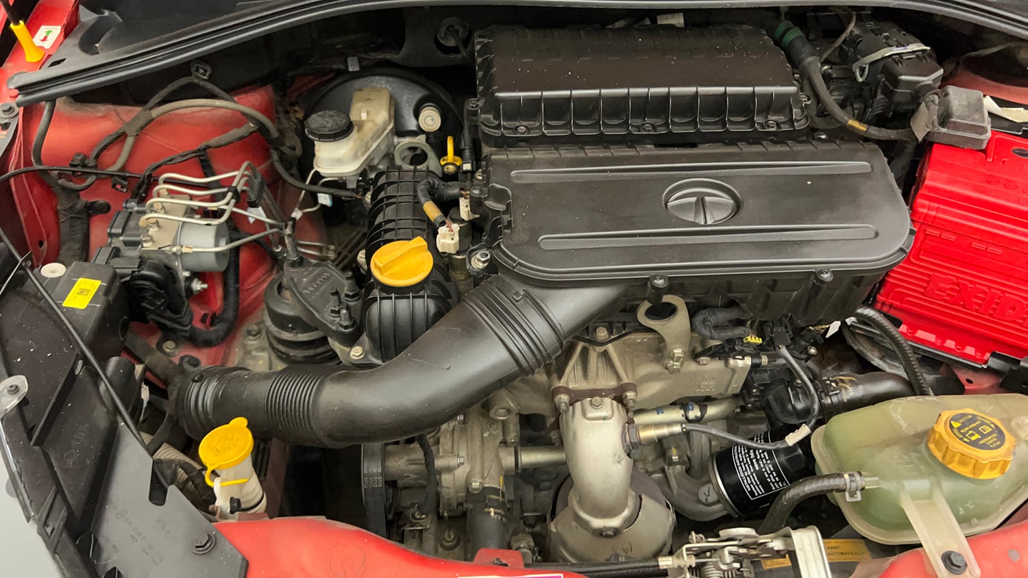 Used 2021 Tata Tiago XZ Petrol Manual engine ENGINE RIGHT SIDE VIEW