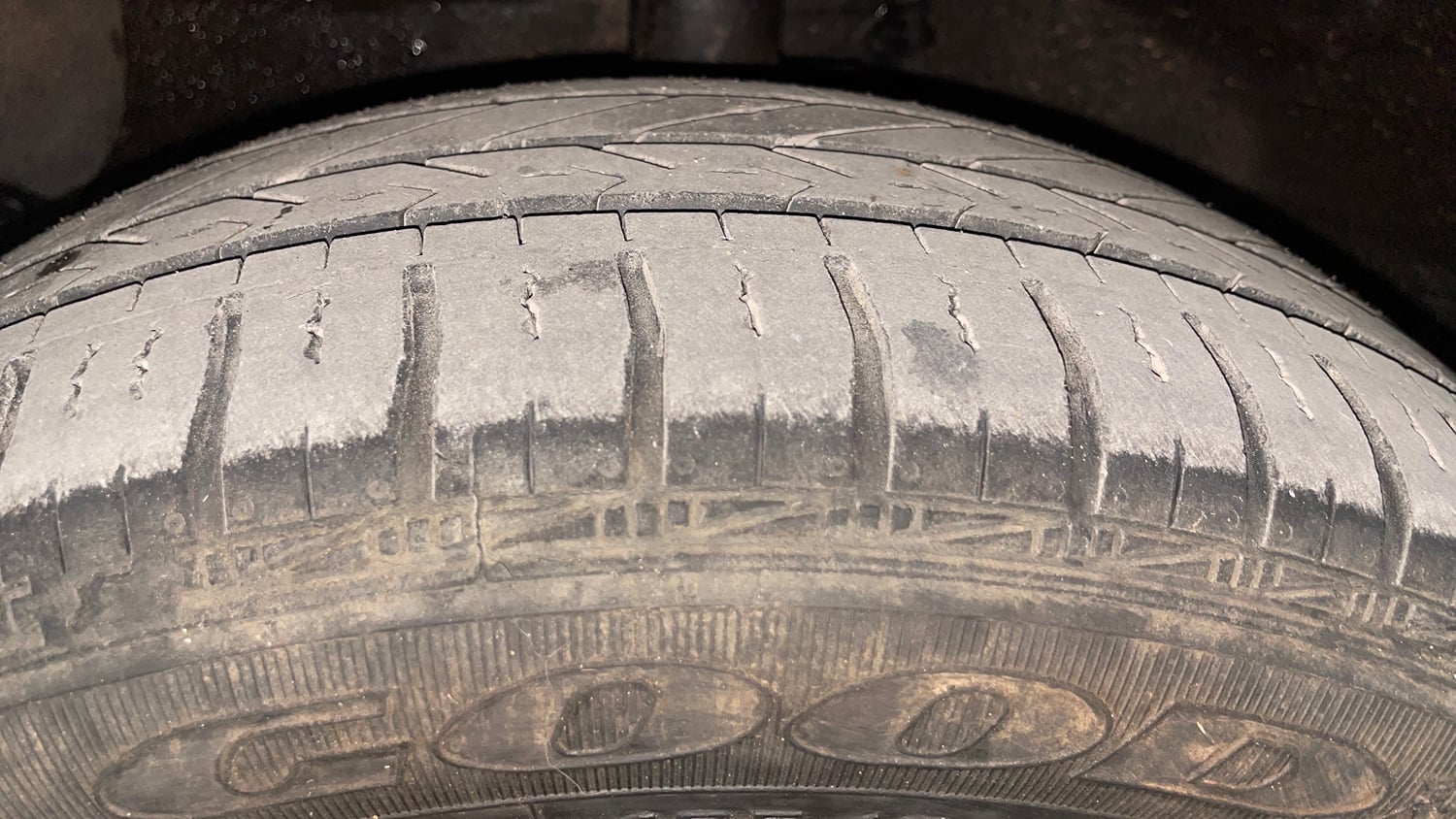Used 2018 Hyundai Grand i10 Asta 1.2 Kappa VTVT Petrol Manual tyres LEFT FRONT TYRE TREAD VIEW