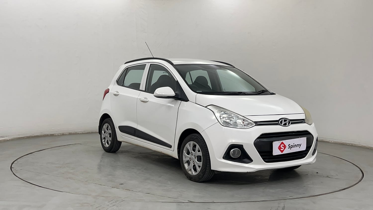Used 2015 Hyundai Grand i10 Sportz 1.2 Kappa VTVT Petrol Manual exterior RIGHT FRONT CORNER VIEW