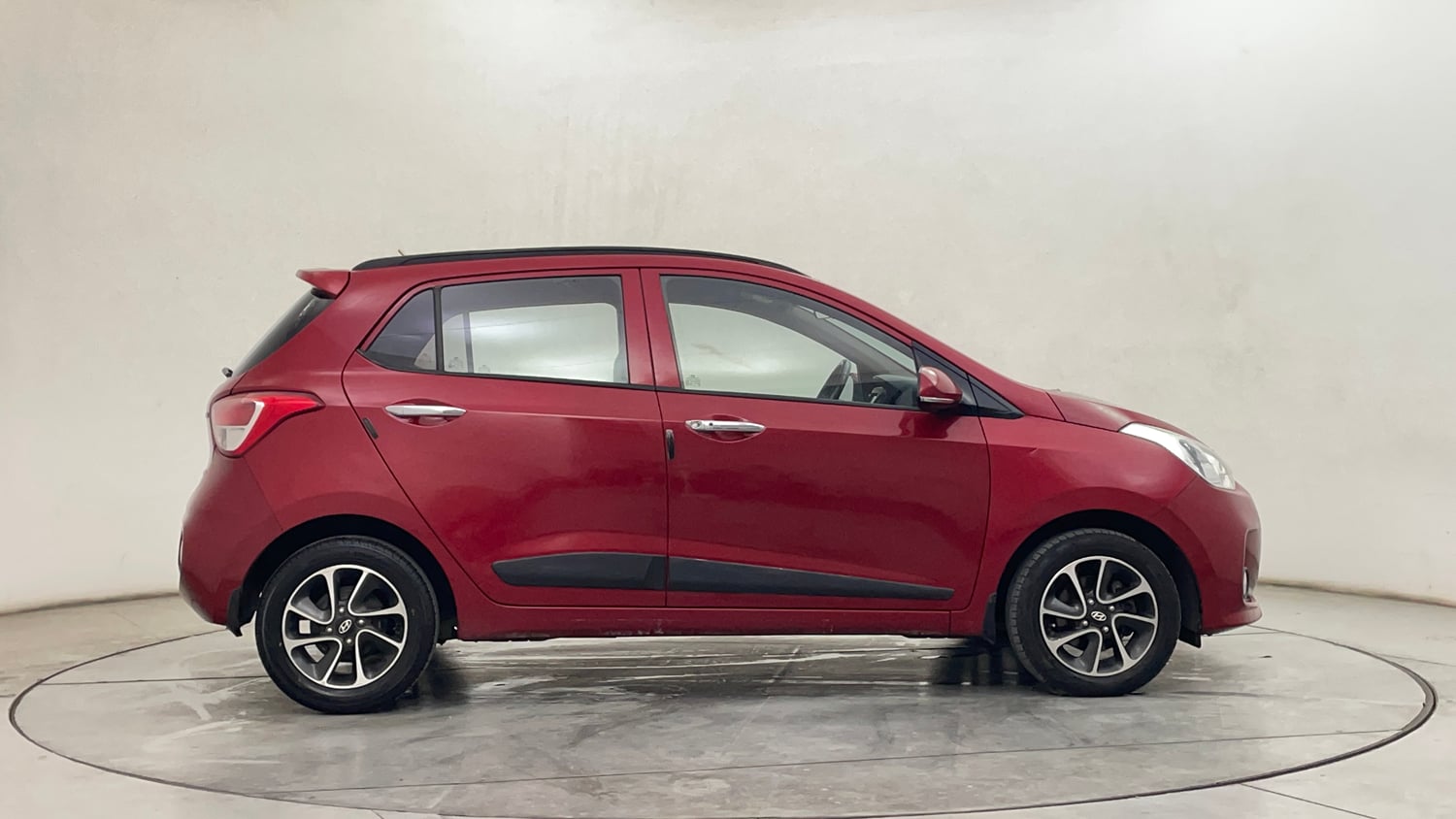 Used 2018 Hyundai Grand i10 Asta 1.2 Kappa VTVT Petrol Manual exterior RIGHT SIDE VIEW