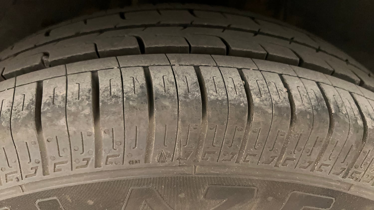 Used 2015 Hyundai Elite i20 Sportz 1.2 Petrol Manual tyres RIGHT REAR TYRE TREAD VIEW
