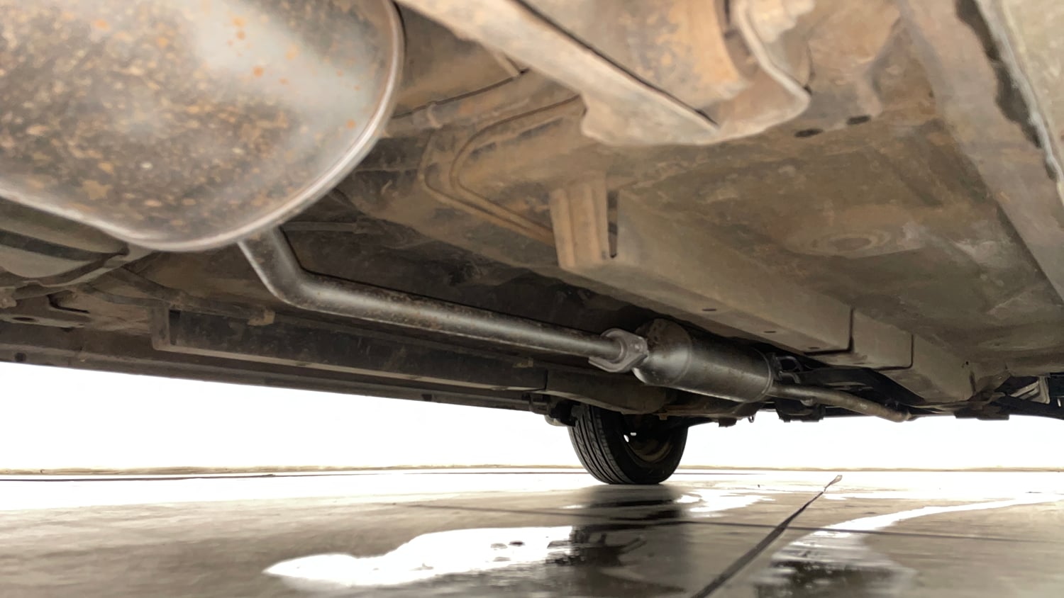 Used 2015 Maruti Suzuki Wagon R VXI Petrol Manual extra REAR RIGHT UNDERBODY VIEW