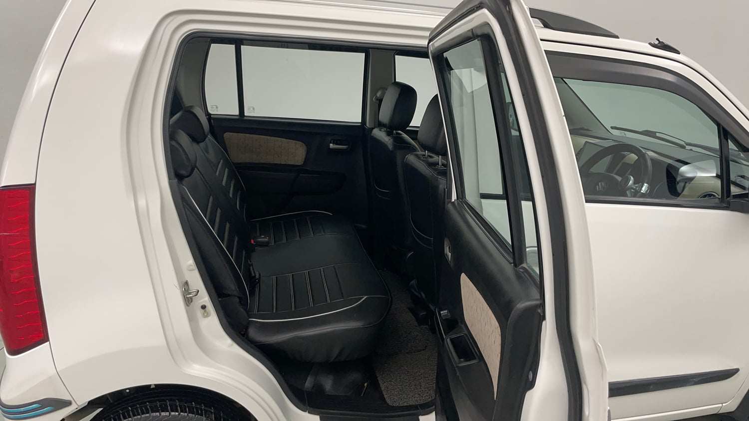 Used 2017 Maruti Suzuki Wagon R 1.0 VXI AMT Petrol Automatic interior RIGHT SIDE REAR DOOR CABIN VIEW