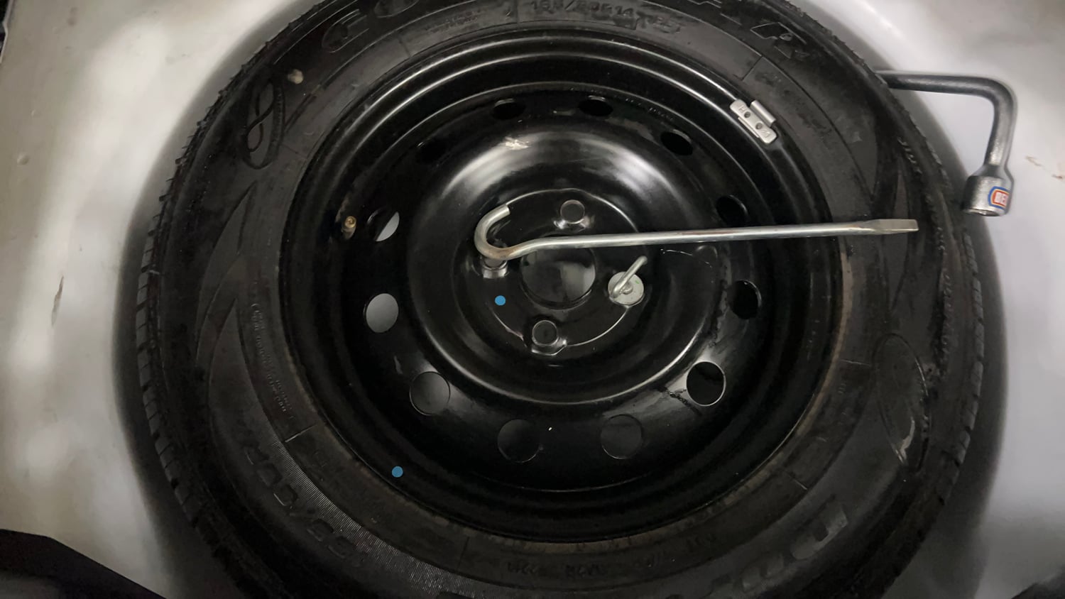 Used 2013 Maruti Suzuki Swift VXi Petrol Manual tyres SPARE TYRE VIEW