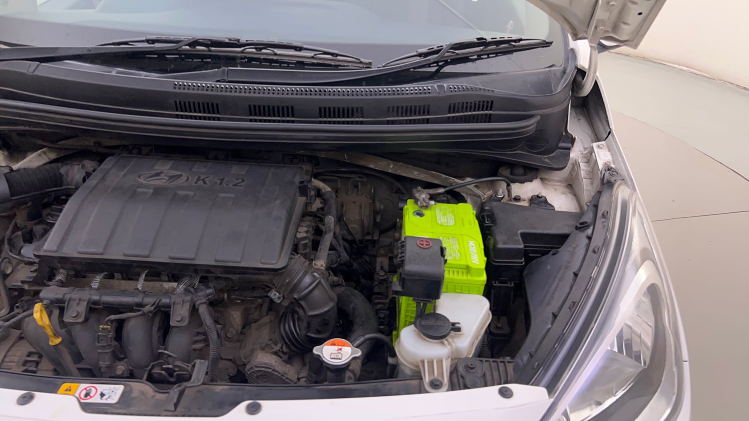Used 2015 Hyundai Xcent SX 1.2 (O) Petrol Manual engine ENGINE LEFT SIDE HINGE & APRON VIEW