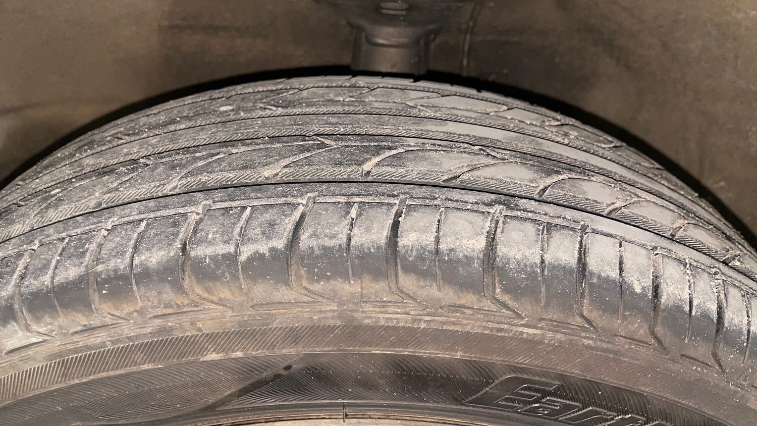 Used 2015 Maruti Suzuki Wagon R VXI Petrol Manual tyres LEFT FRONT TYRE TREAD VIEW