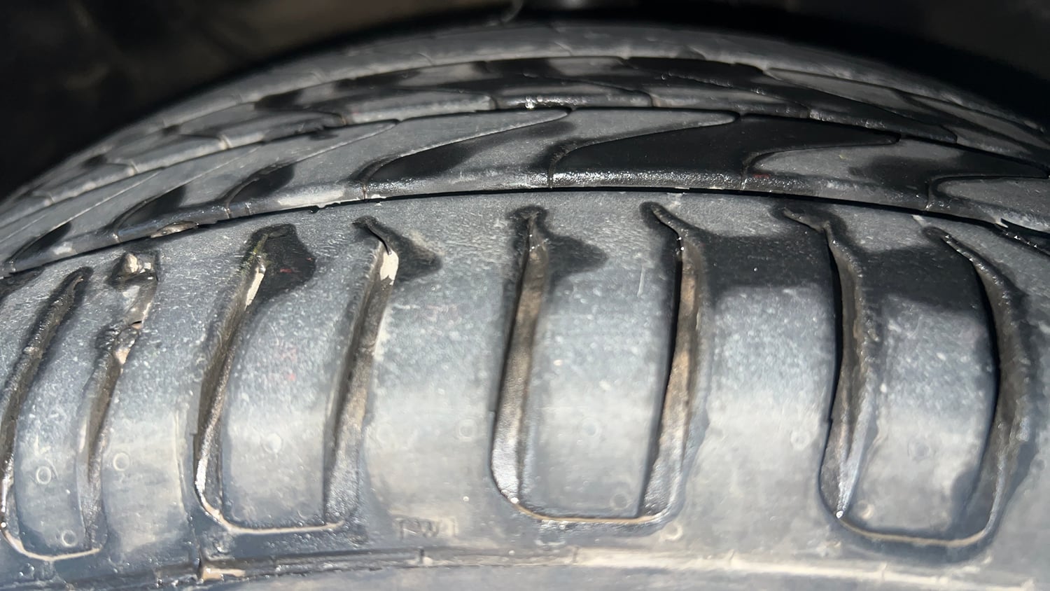 Used 2021 Kia Sonet GTX Plus 1.5 Diesel Manual tyres RIGHT FRONT TYRE TREAD VIEW