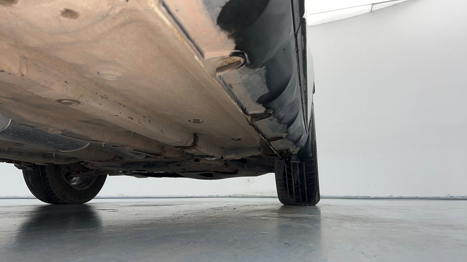 Used 2019 Hyundai Venue SX Plus 1.0 Turbo DCT Petrol Automatic extra REAR RIGHT UNDERBODY VIEW