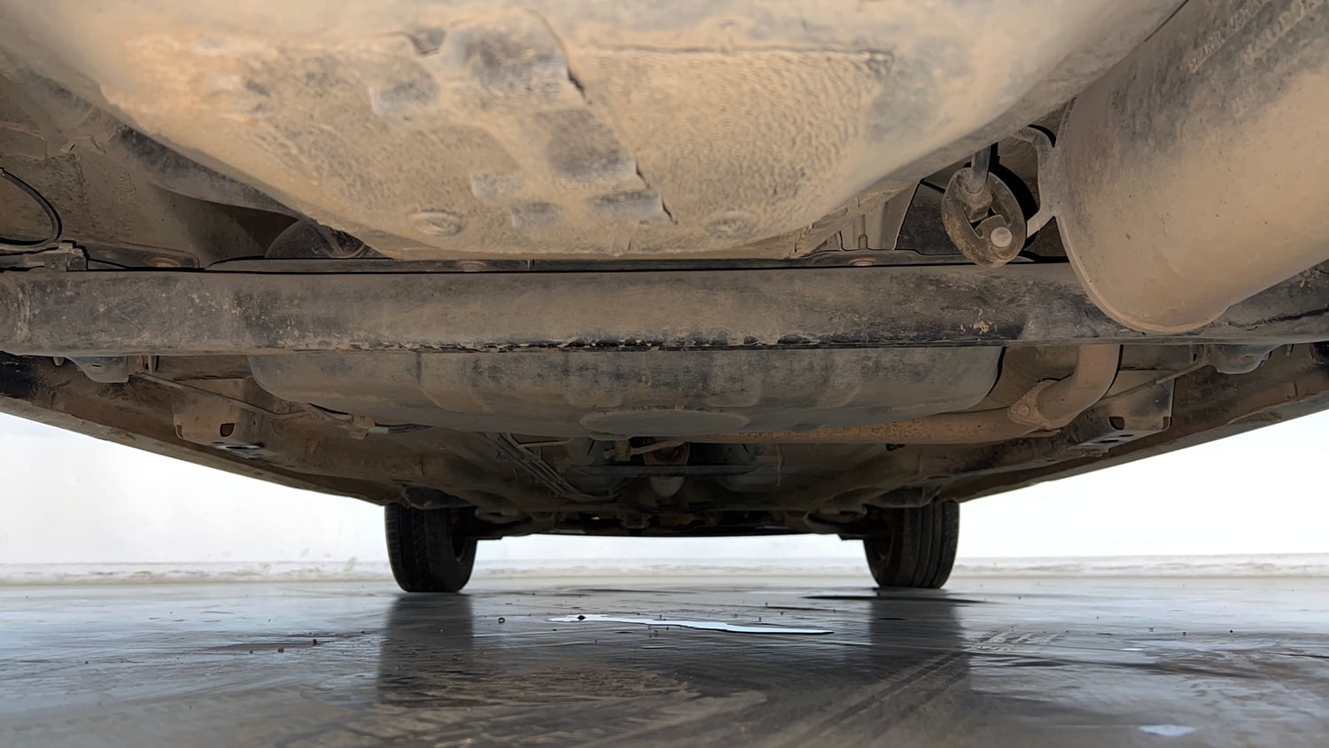 Used 2020 Tata Tiago XZA Petrol Automatic extra REAR UNDERBODY VIEW (TAKEN FROM REAR)