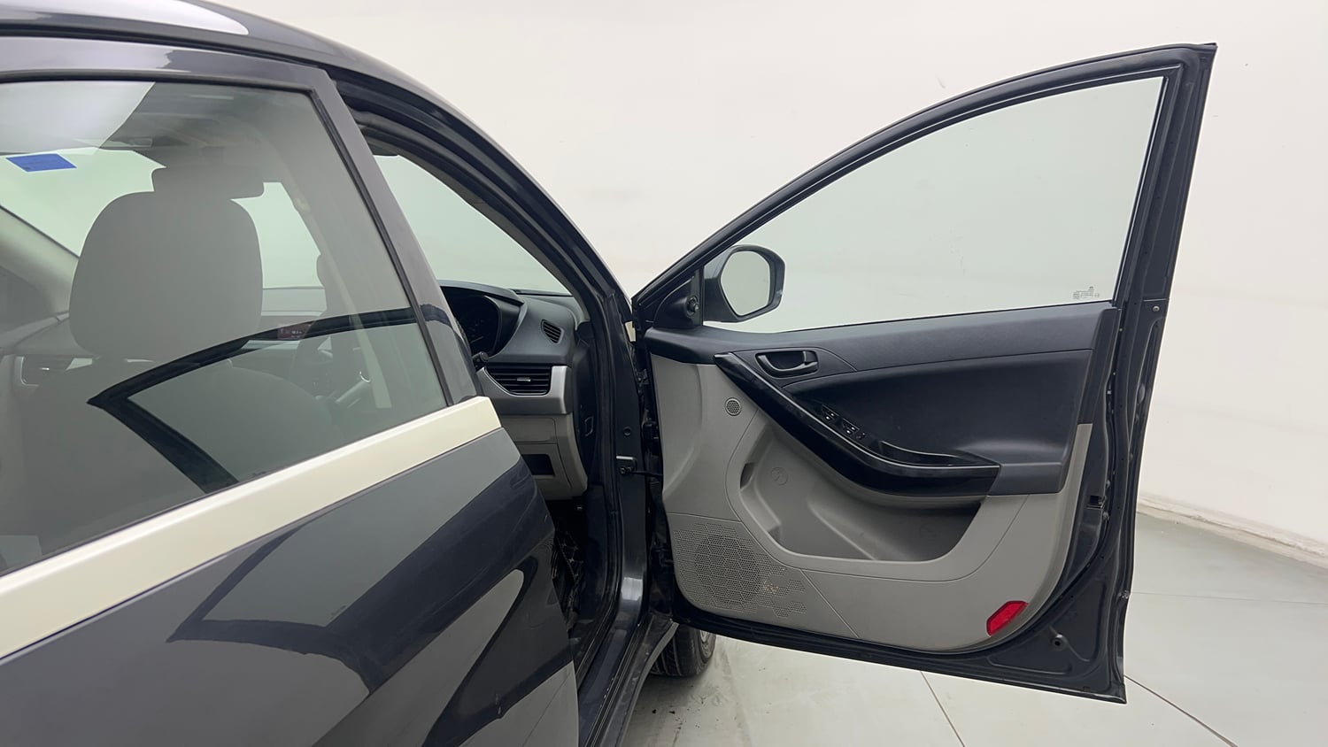 Used 2018 Tata Nexon XM Petrol Manual interior RIGHT FRONT DOOR OPEN VIEW