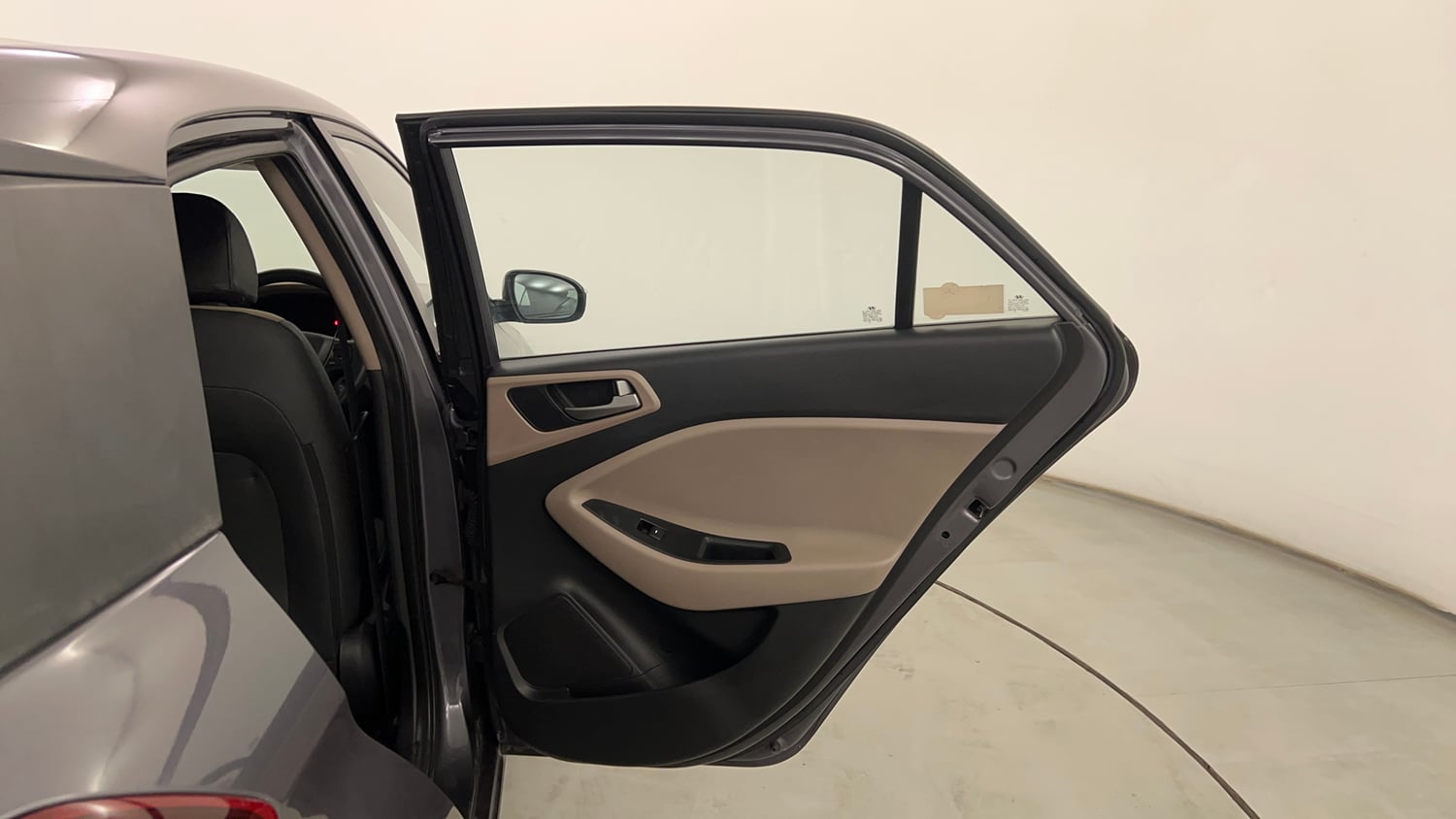 Used 2015 Hyundai Elite i20 Sportz 1.2 Petrol Manual interior RIGHT REAR DOOR OPEN VIEW