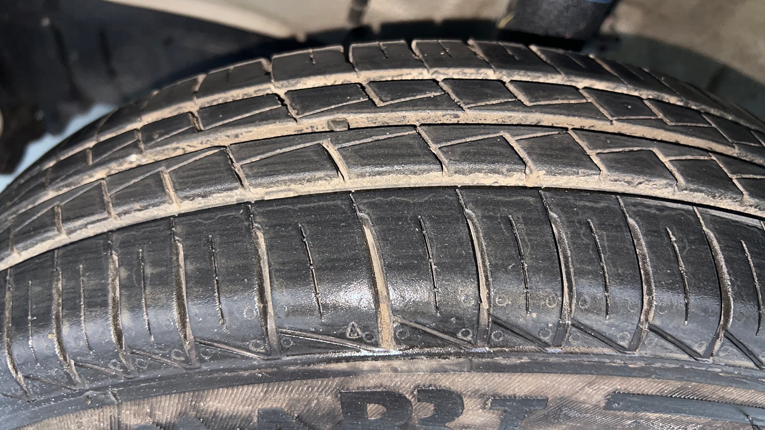 Used 2025 Maruti Suzuki S-Presso Lxi (O) Petrol Manual tyres LEFT FRONT TYRE TREAD VIEW