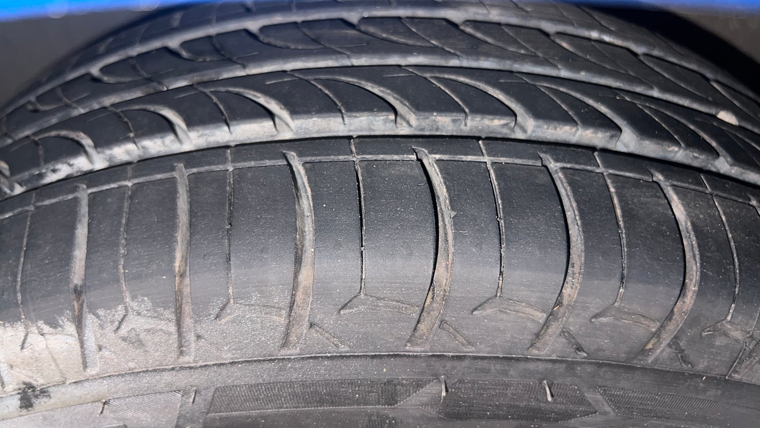 Used 2018 Hyundai Elite i20 Asta 1.2 AT Petrol Automatic tyres LEFT FRONT TYRE TREAD VIEW