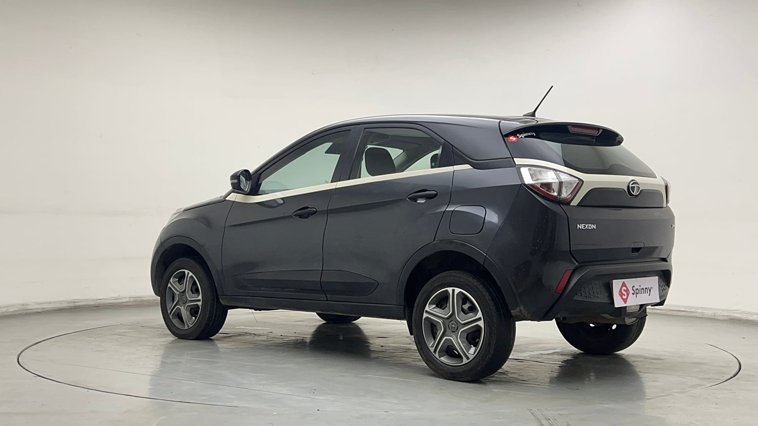 Used 2018 Tata Nexon XM Petrol Manual exterior LEFT REAR CORNER VIEW