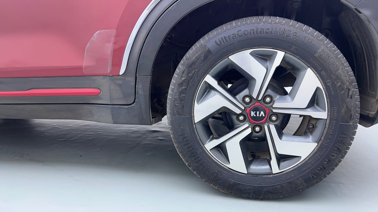 Used 2021 Kia Sonet GTX Plus 1.5 Diesel Manual tyres LEFT REAR TYRE RIM VIEW