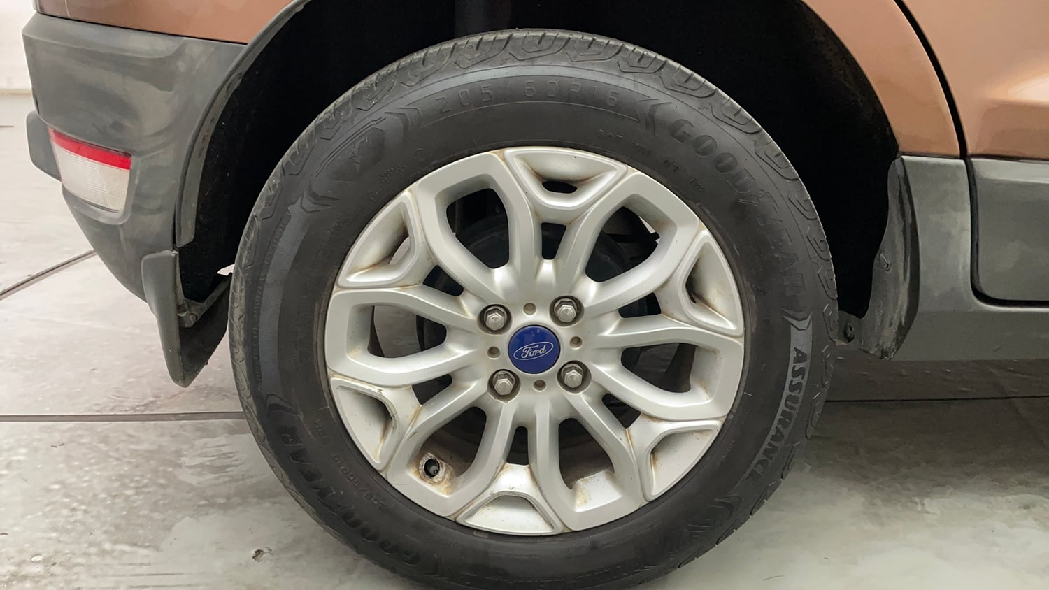 Used 2016 Ford EcoSport Titanium 1.5L Ti-VCT AT Petrol Automatic tyres RIGHT REAR TYRE RIM VIEW