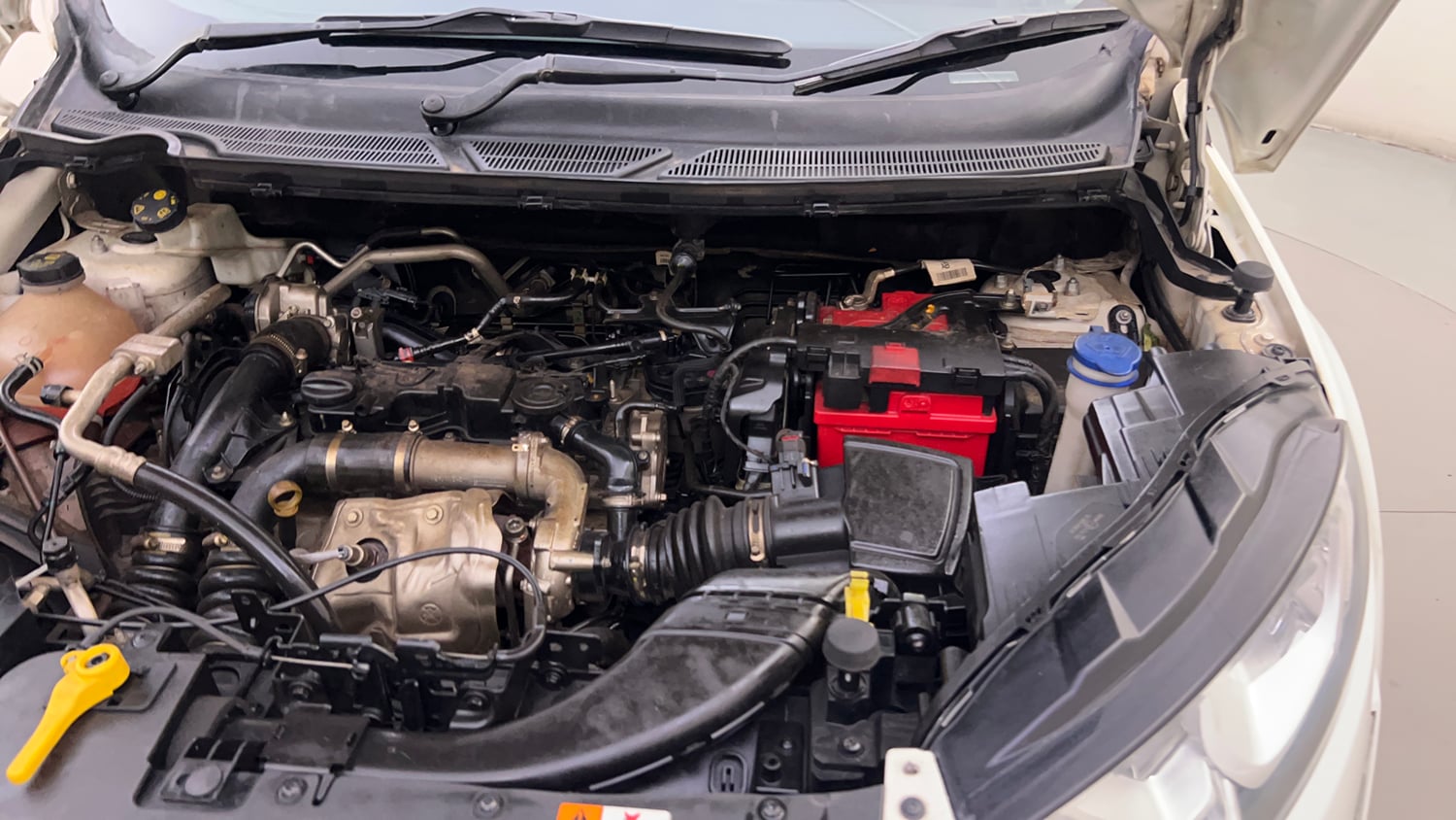 Used 2021 Ford EcoSport Titanium 1.5L TDCi Diesel Manual engine ENGINE LEFT SIDE HINGE & APRON VIEW