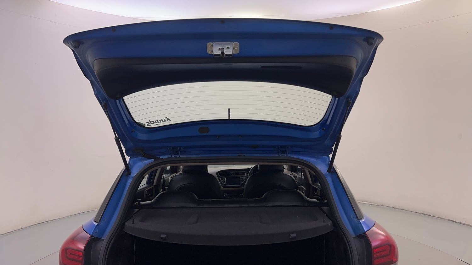 Used 2018 Hyundai Elite i20 Asta 1.2 AT Petrol Automatic interior DICKY DOOR OPEN VIEW