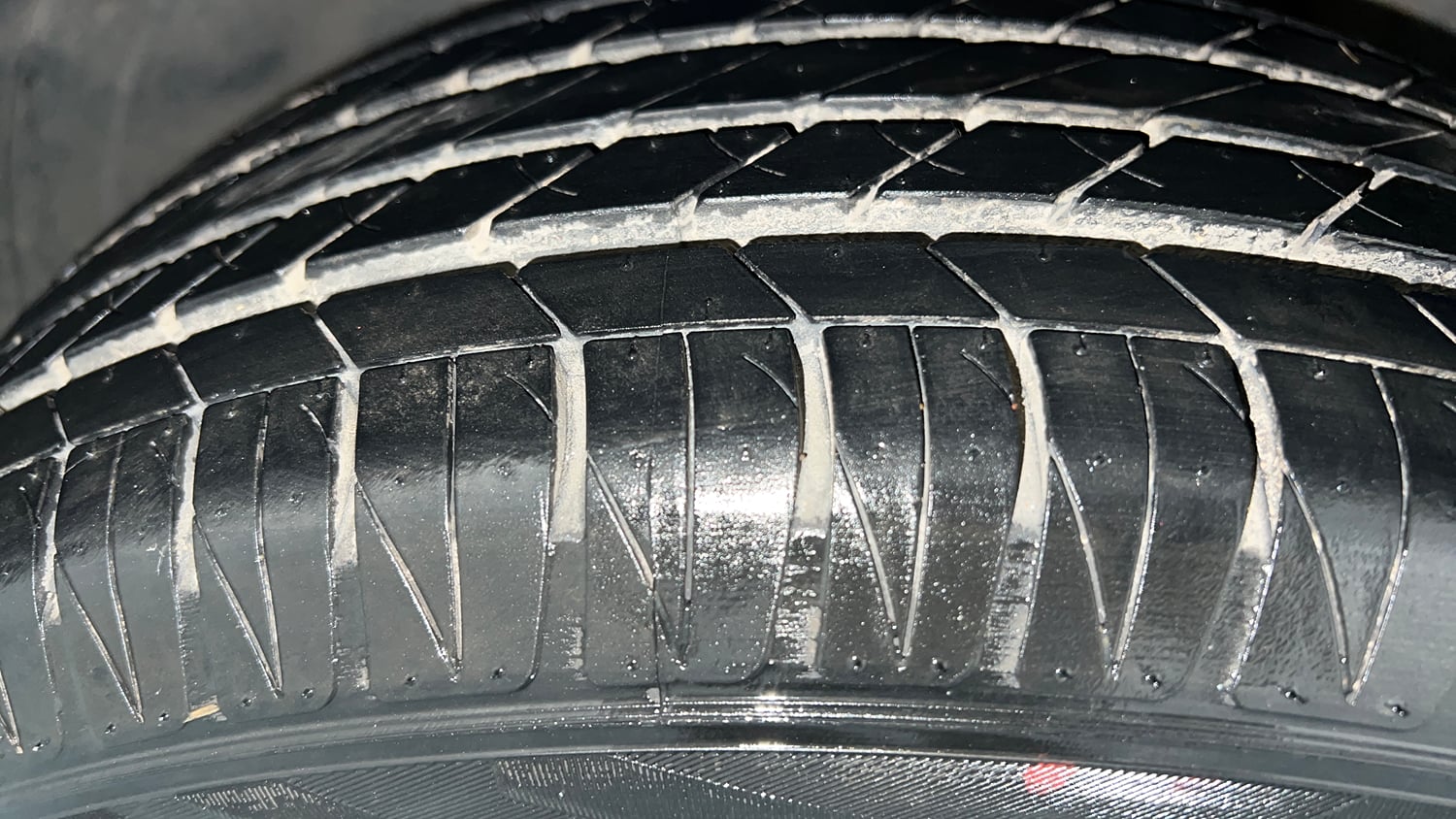 Used 2019 Hyundai Venue SX Plus 1.0 Turbo DCT Petrol Automatic tyres LEFT FRONT TYRE TREAD VIEW