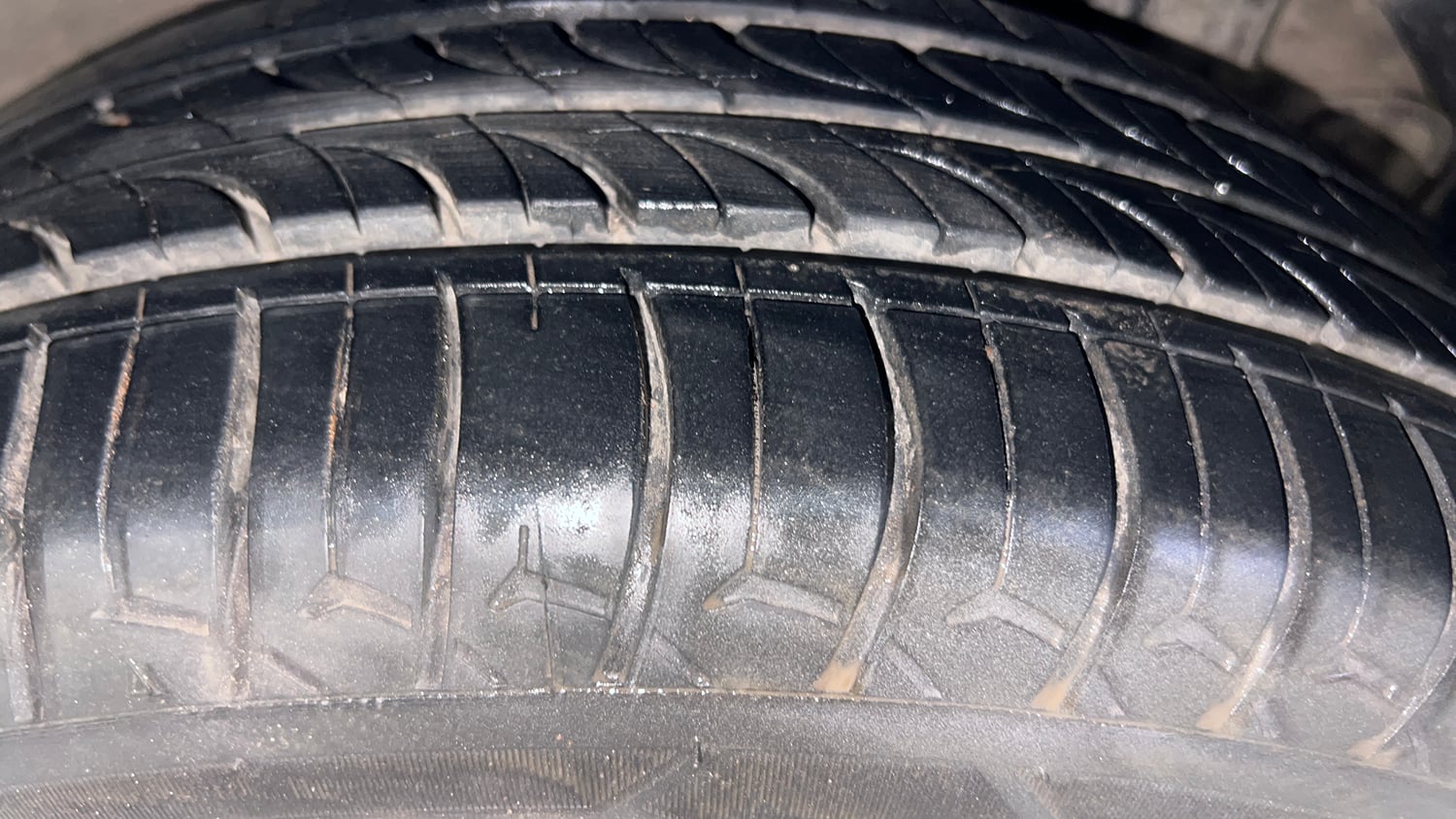 Used 2018 Hyundai Elite i20 Asta 1.2 AT Petrol Automatic tyres LEFT REAR TYRE TREAD VIEW