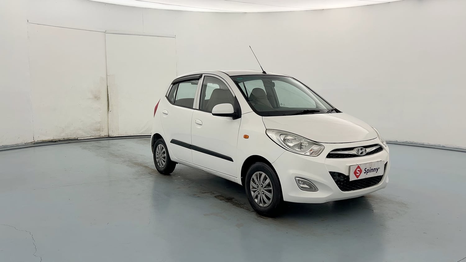 Used 2014 Hyundai i10 Sportz 1.1 iRDE2 Petrol Manual exterior RIGHT FRONT CORNER VIEW